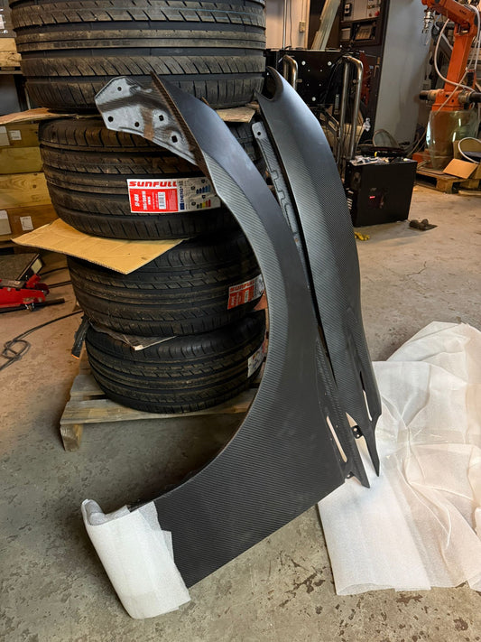 Toyota GT86 Seibon Dry Carbon Front Fenders / Wings